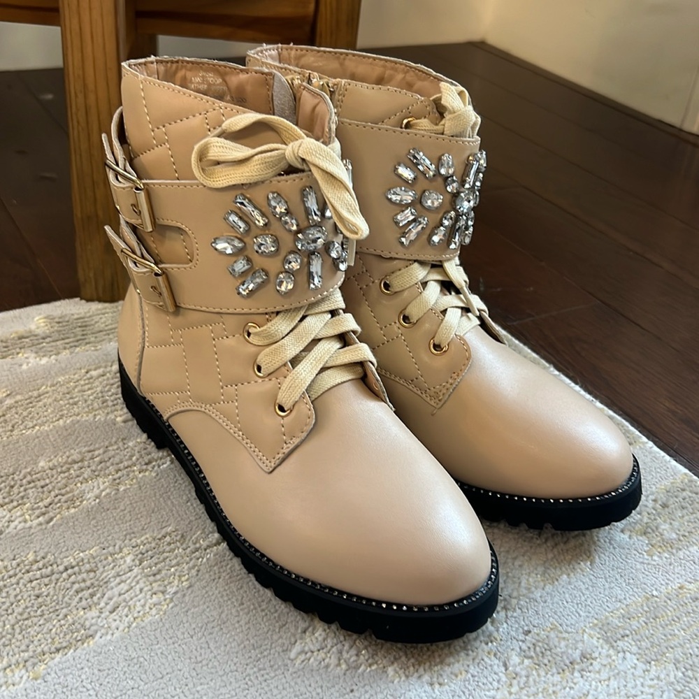 🌟Never worn Rhinestone Boots